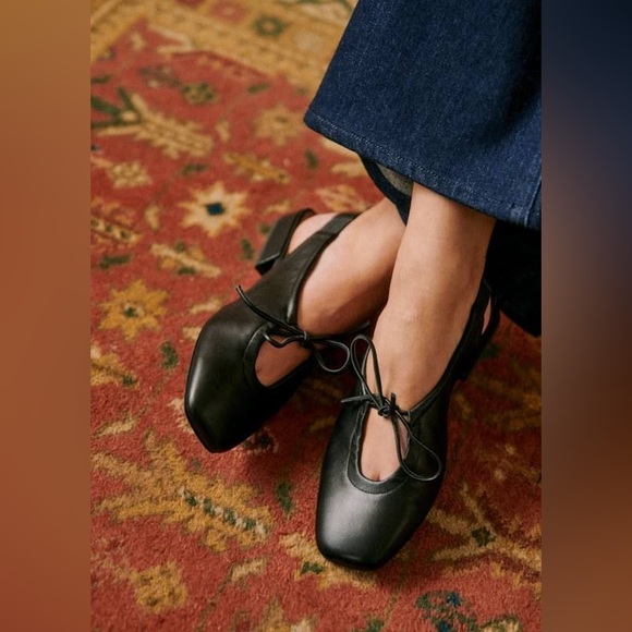 Sezane Shoes - Sézane Philippine Low Mary Janes Smooth Ovine Leather in Smooth Black
